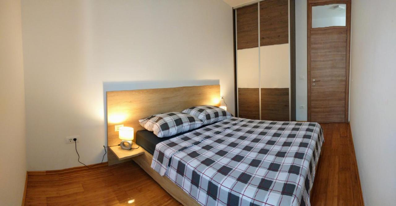 West Star Apartment Traù Esterno foto